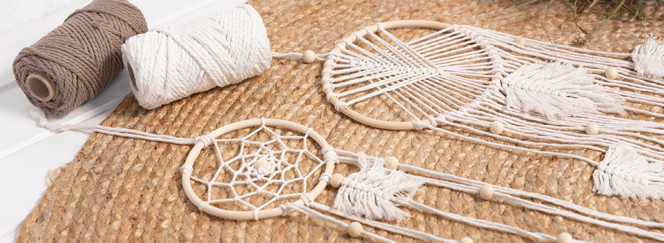 Techniques with macrame
