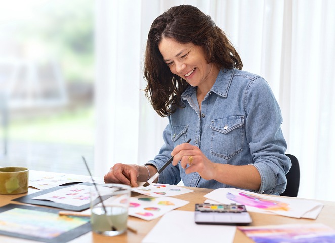 Can creativity reduce stress and promote happiness?